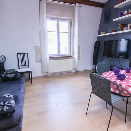 Апартаменты Luckey Homes - Rue Des Pyrenees